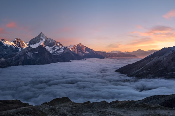 逐渐变化的自然场景